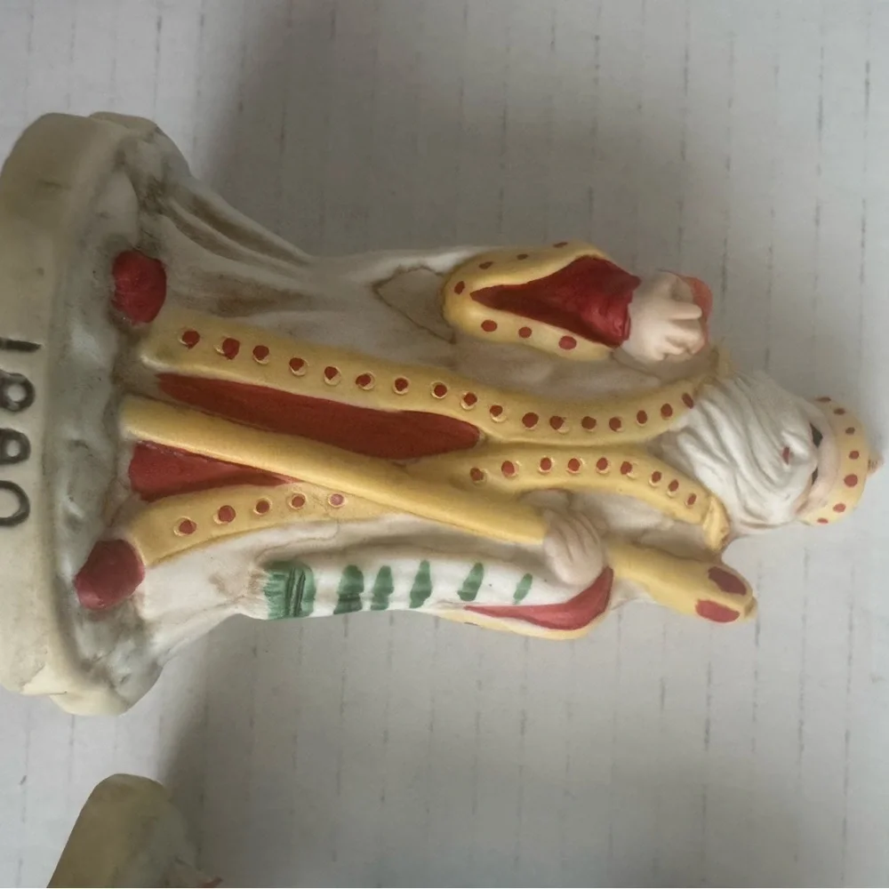 Vintage Heilig Meyers Old World Santa Figurines
